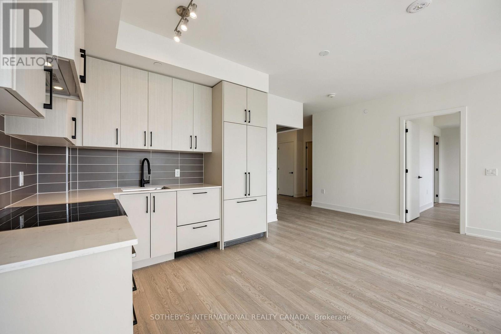 405 - 2075 King Road, King (King City), Ontario  L7B 0R6 - Photo 11 - N12756776