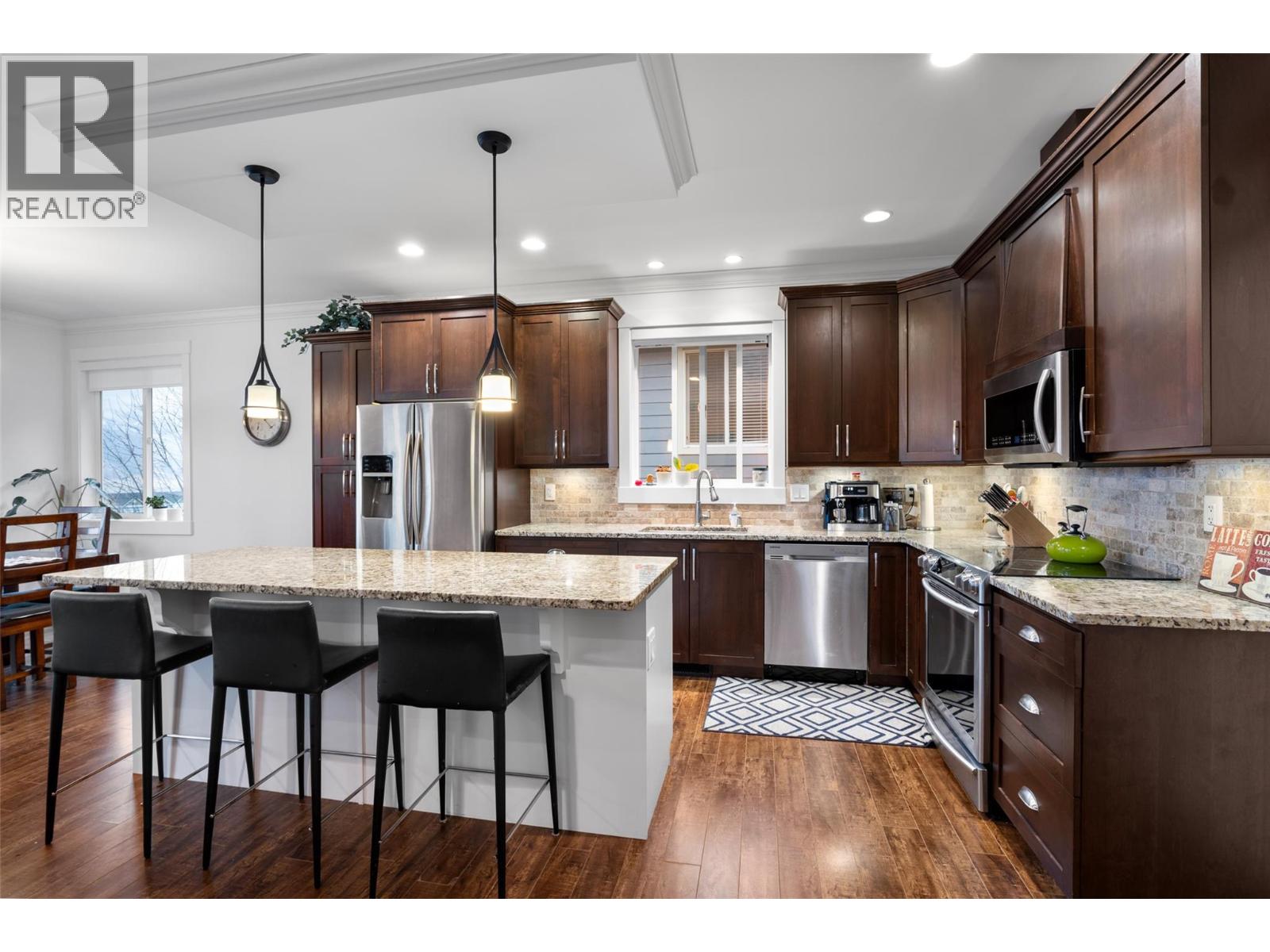 2016 Galore Crescent, Kamloops, British Columbia V2E 0A7 - Photo 3 - 10374943