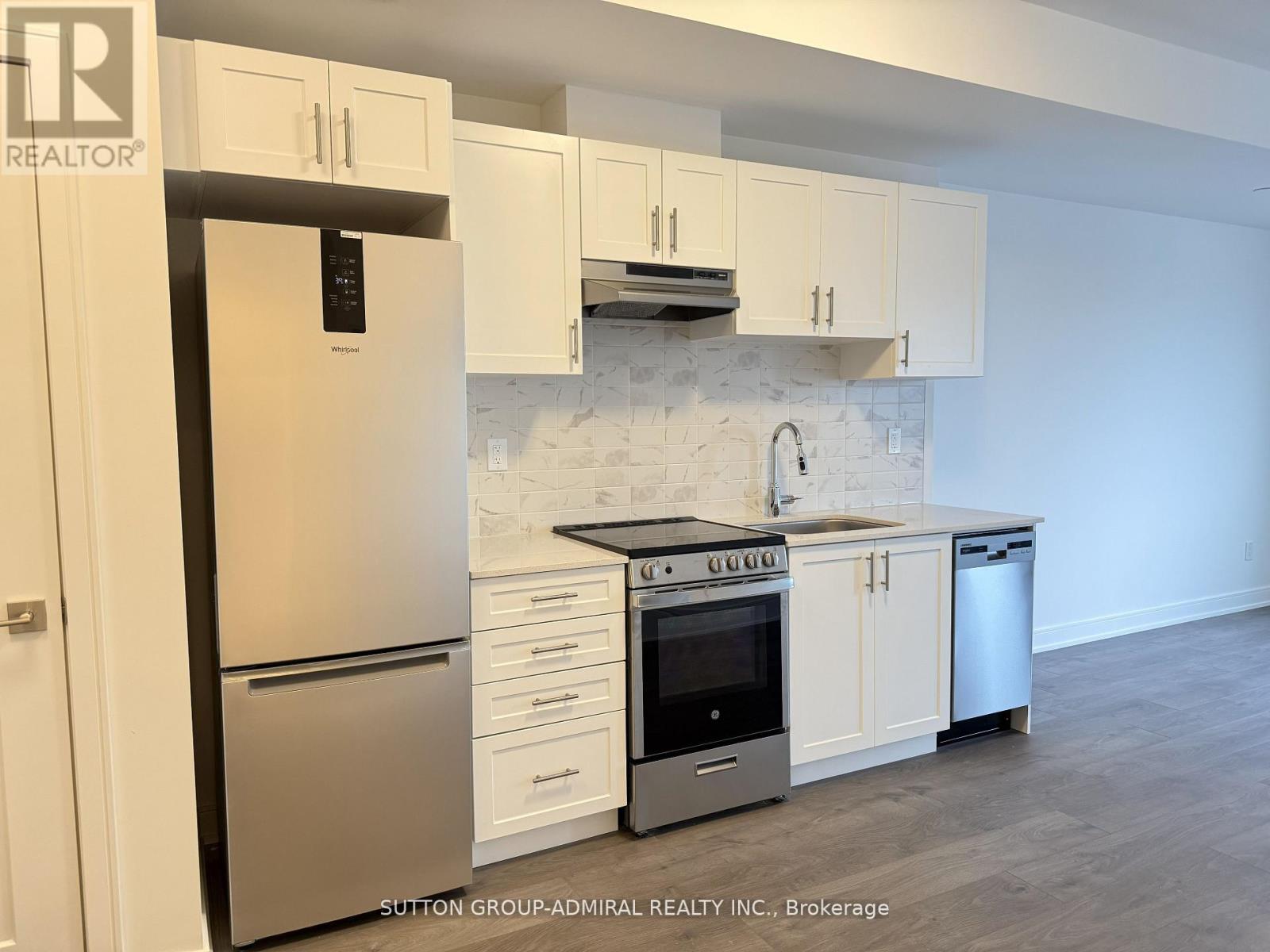 A1106 - 705 Davis Drive, Newmarket, Ontario  L3Y 2R2 - Photo 5 - N12756962