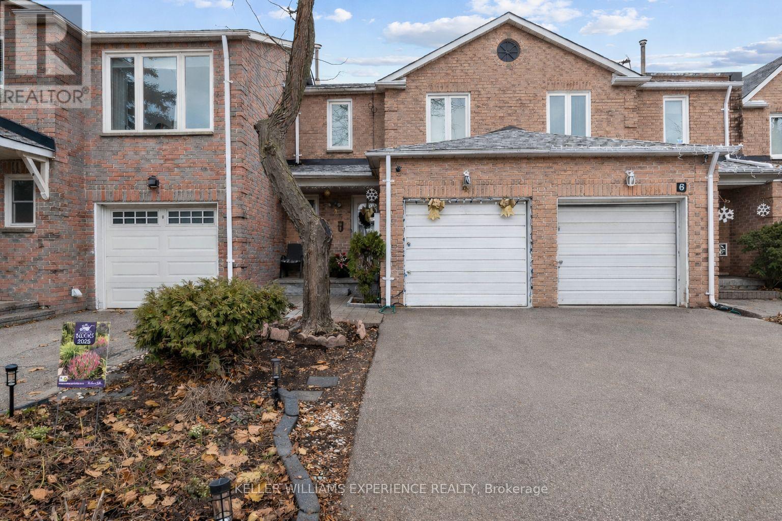 4 Sunshine Drive, Richmond Hill (Observatory), Ontario  L4C 8K8 - Photo 2 - N12757072