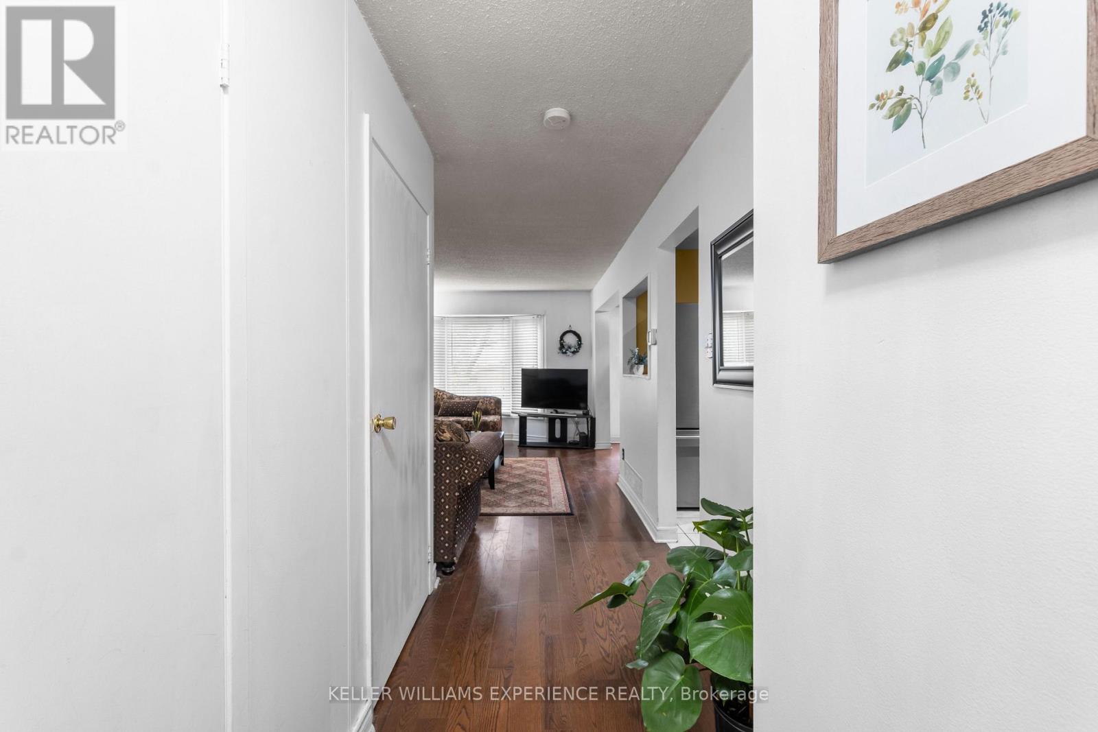 4 Sunshine Drive, Richmond Hill (Observatory), Ontario  L4C 8K8 - Photo 5 - N12757072