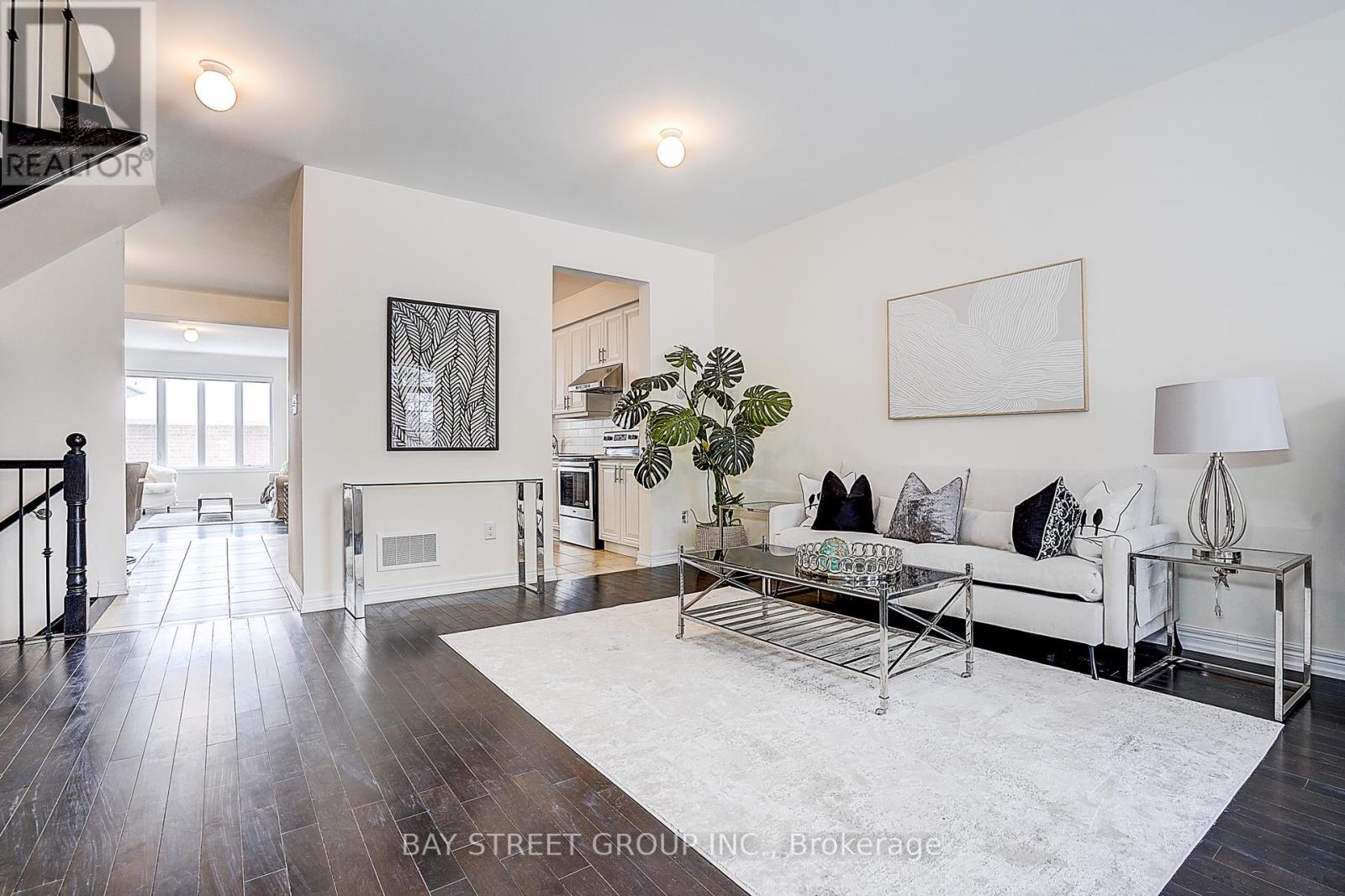 86 Autumn Glow Drive, Markham, Ontario  L6B 0P6 - Photo 8 - N12757116