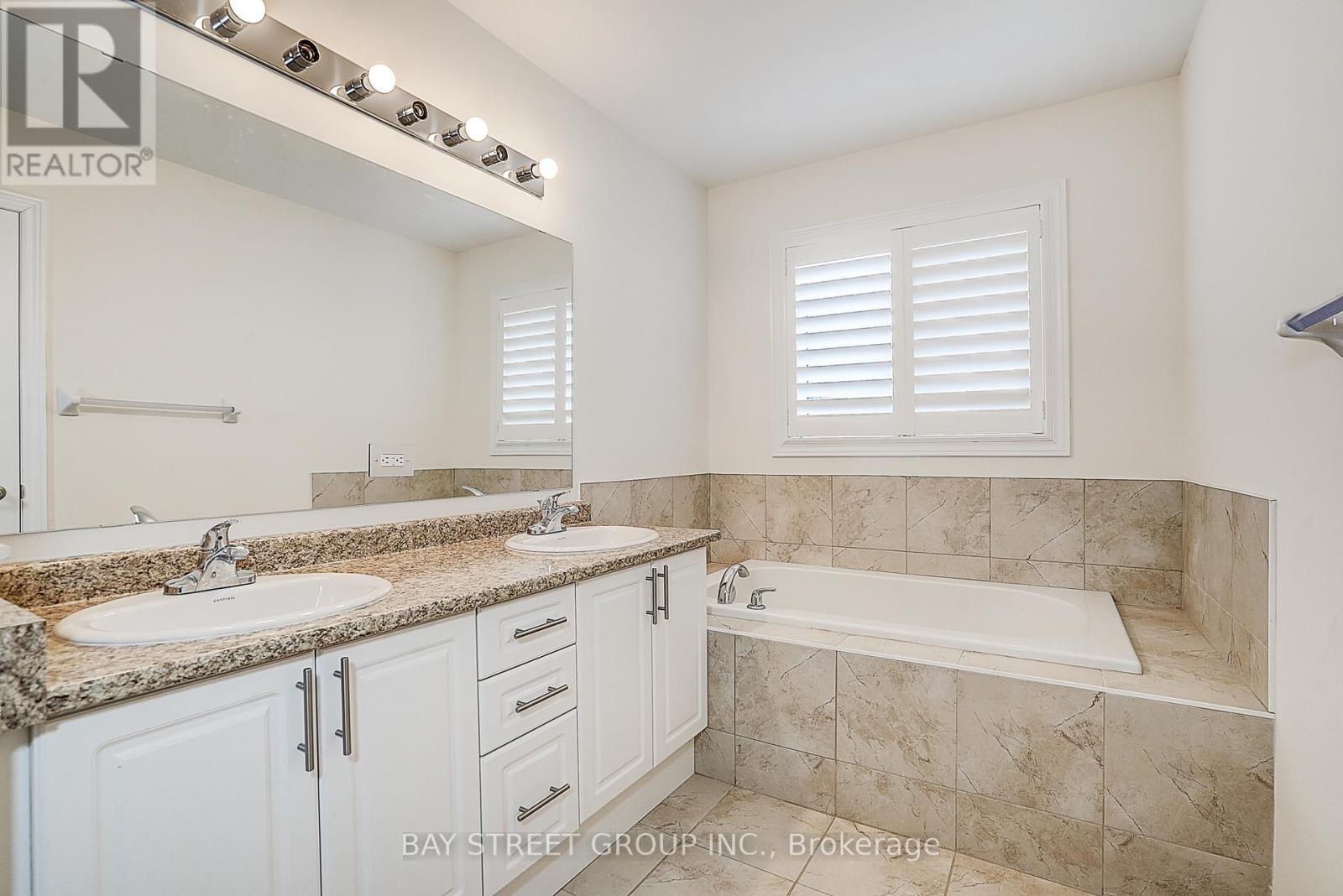 86 Autumn Glow Drive, Markham, Ontario  L6B 0P6 - Photo 36 - N12757116