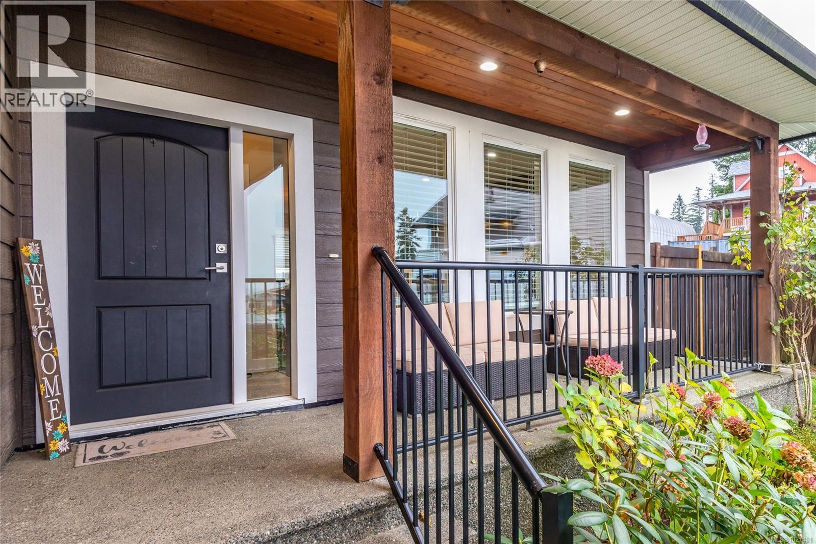 698 Eagle View Pl, Campbell River, British Columbia  V9W 0B2 - Photo 3 - 1021401