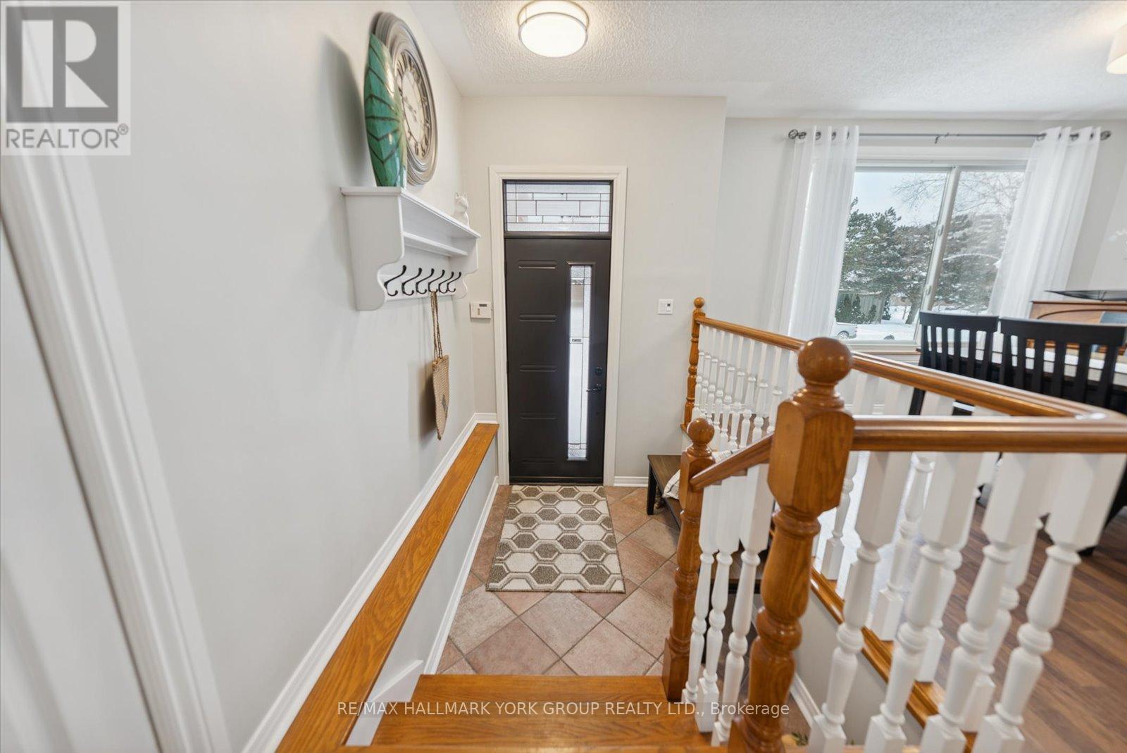 527 Cody Crescent, Newmarket, Ontario  L3Y 5L9 - Photo 6 - N12757364