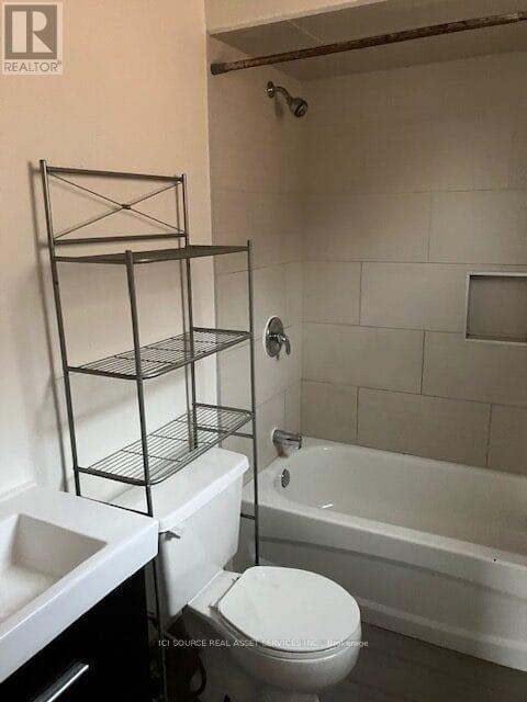 42 Coe Drive, Ajax (Central), Ontario  L1T 0A3 - Photo 4 - E12756416