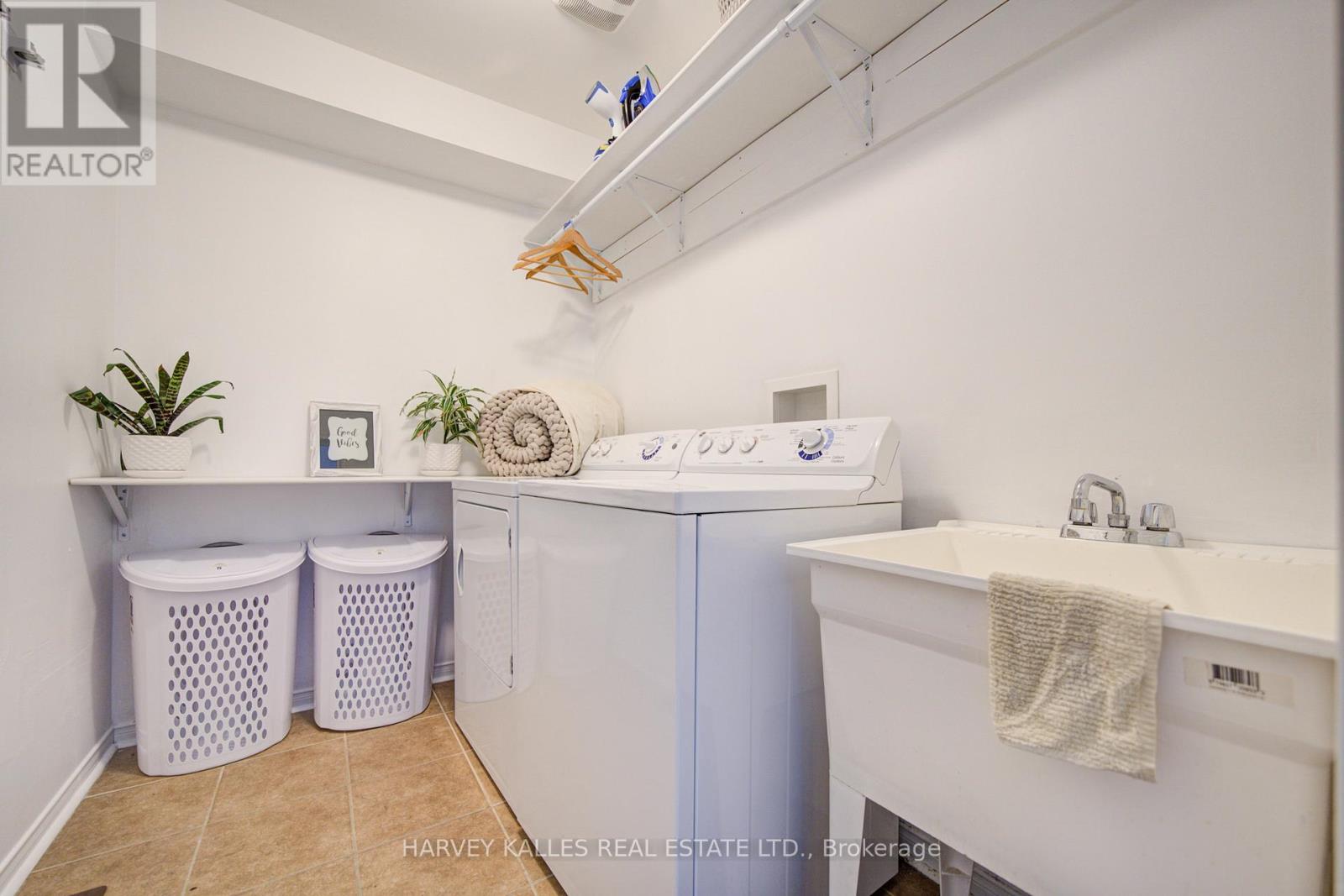 223 Orr Drive, Bradford West Gwillimbury, Ontario  L3Z 0S3 - Photo 10 - N12757654