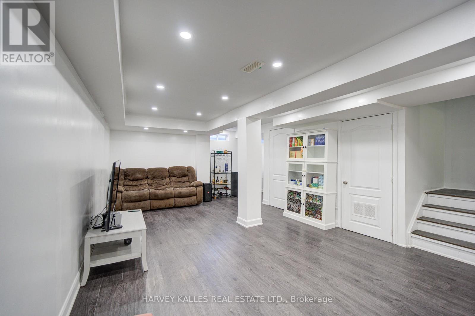 223 Orr Drive, Bradford West Gwillimbury, Ontario  L3Z 0S3 - Photo 39 - N12757654