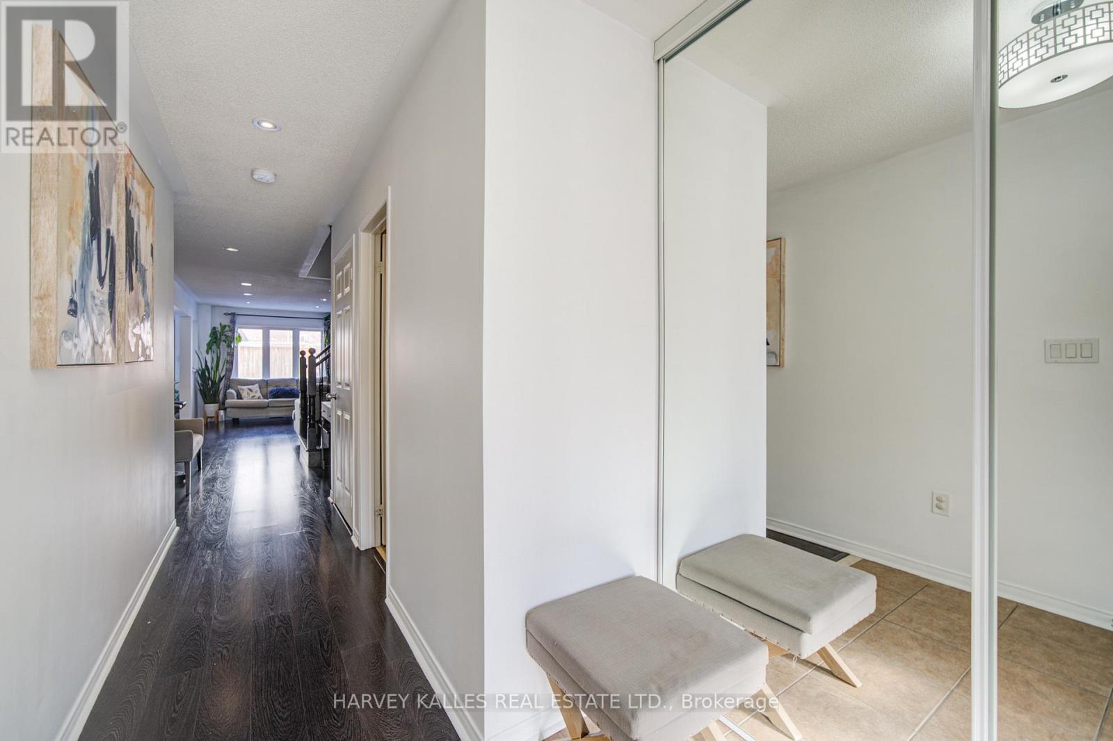 223 Orr Drive, Bradford West Gwillimbury, Ontario  L3Z 0S3 - Photo 7 - N12757654