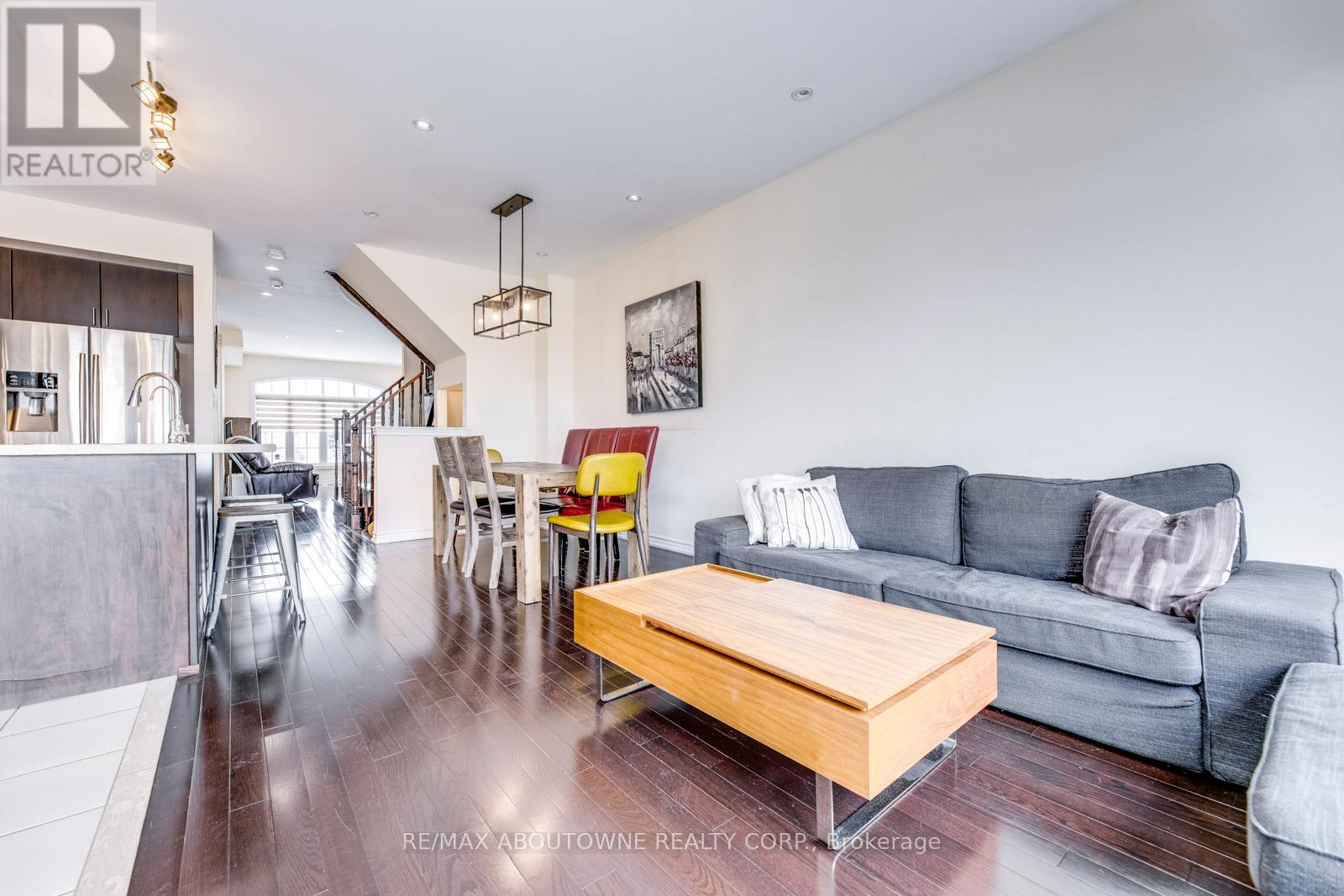 233 Dundas Way, Markham, Ontario  L6E 0S8 - Photo 11 - N12757984