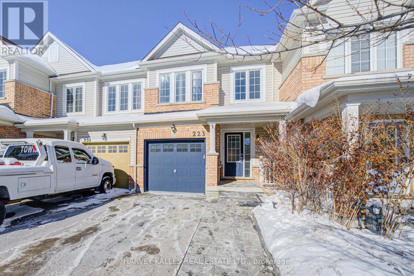 223 Orr Drive, Bradford West Gwillimbury, Ontario  L3Z 0S3 - Photo 2 - N12757654