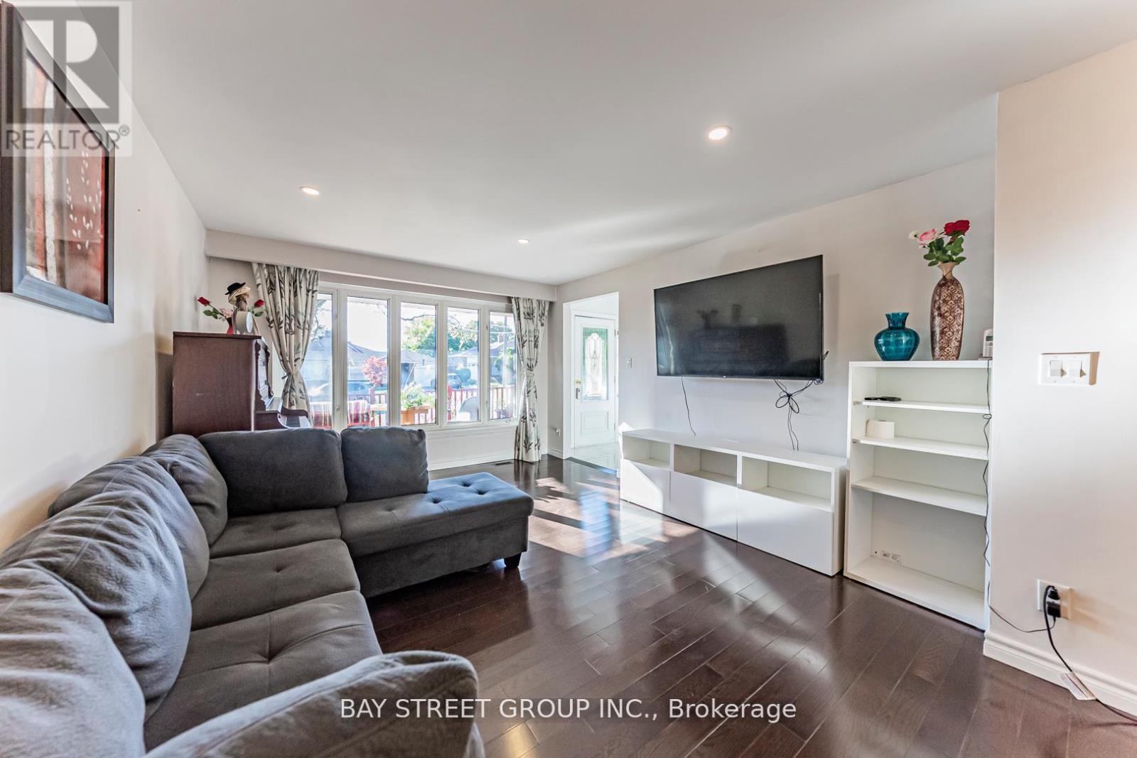 Main Floor #2 - 43 Sherwood Forest Drive, Markham, Ontario  L3P 1P5 - Photo 4 - N12757634