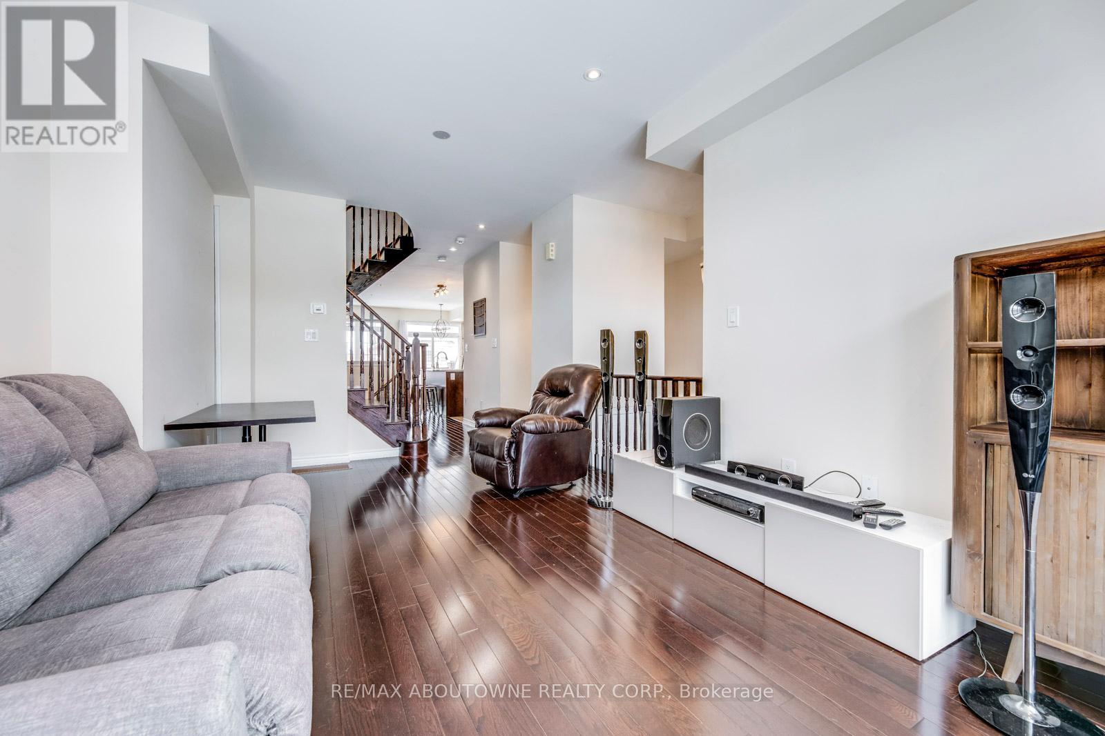 233 Dundas Way, Markham, Ontario  L6E 0S8 - Photo 8 - N12757984