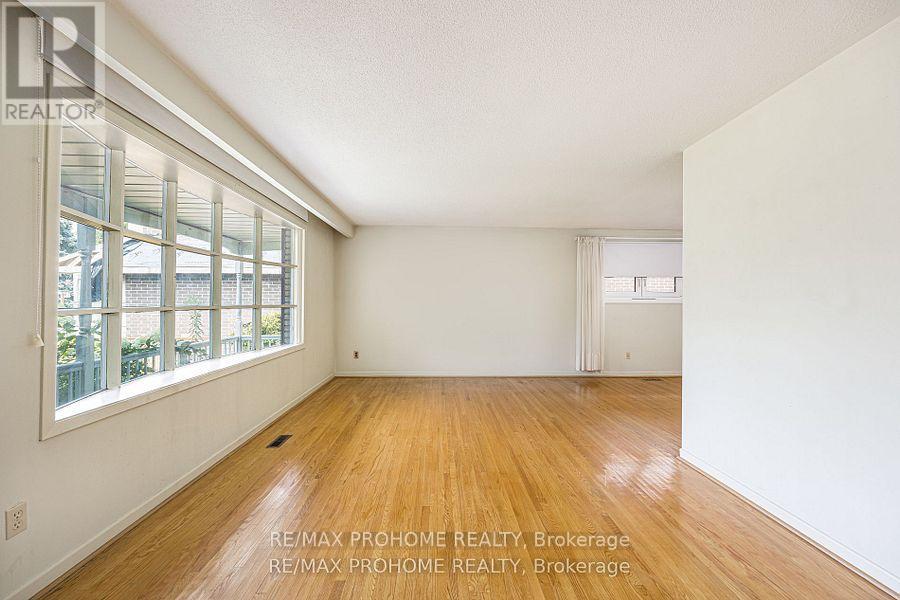 159 Fitzgerald Avenue, Markham, Ontario  L3R 1R7 - Photo 2 - N12757756