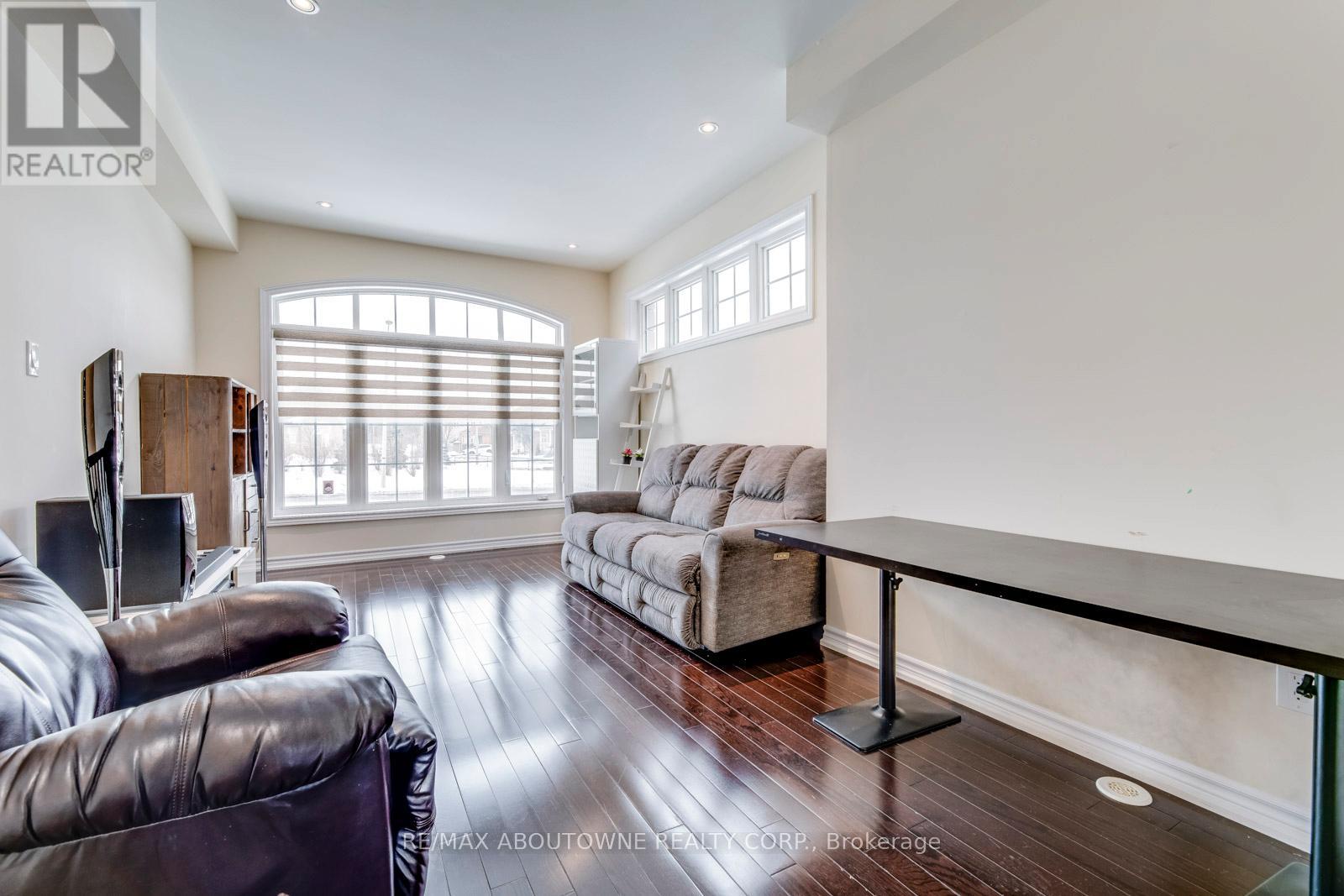 233 Dundas Way, Markham, Ontario  L6E 0S8 - Photo 6 - N12757984