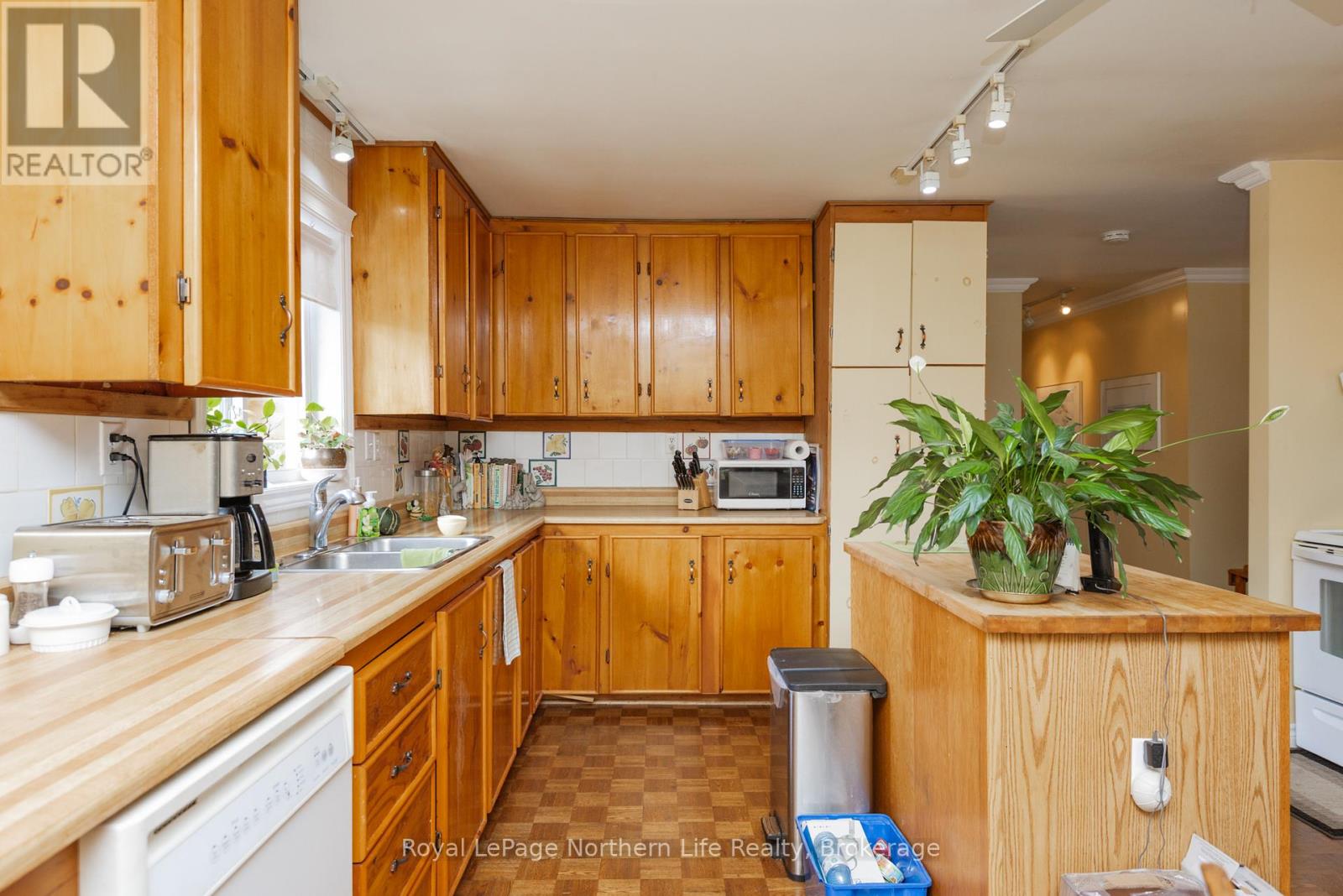 809 Cameron Road, Papineau-Cameron, Ontario  P0H 1V0 - Photo 14 - X12610488