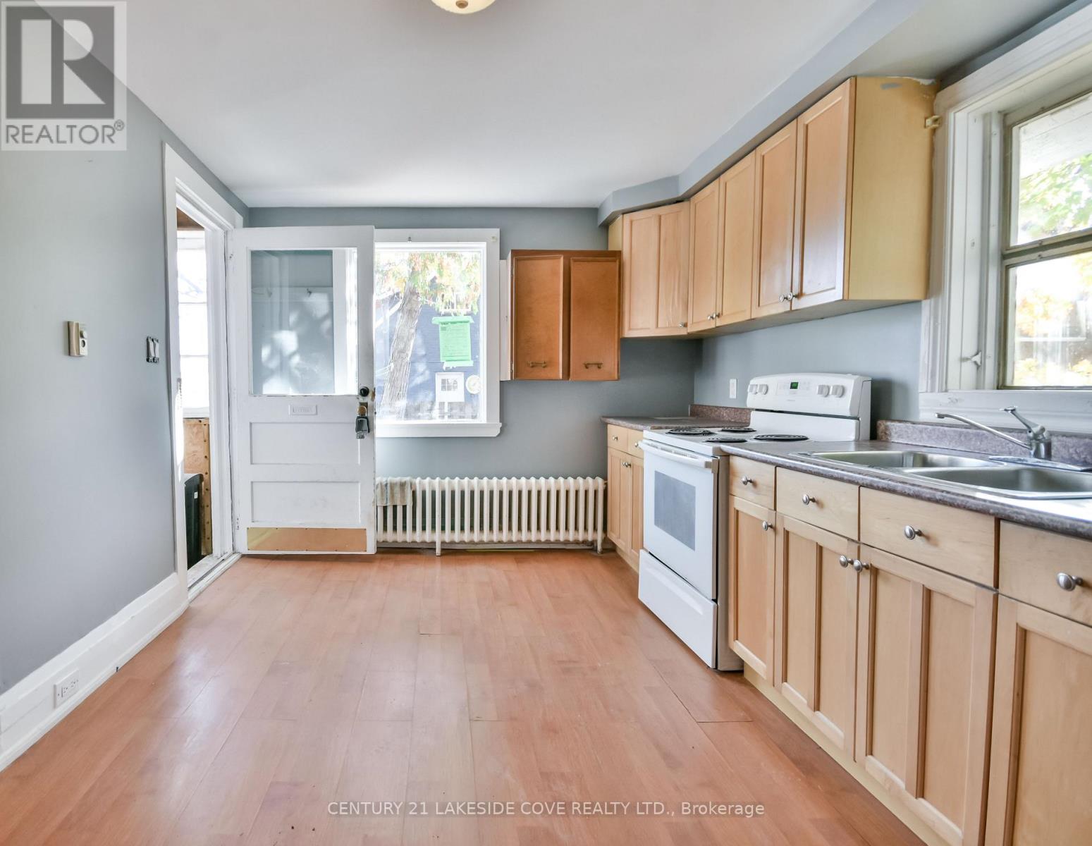 41 Albert Street N, Orillia, Ontario  L3V 5K3 - Photo 6 - S12469234