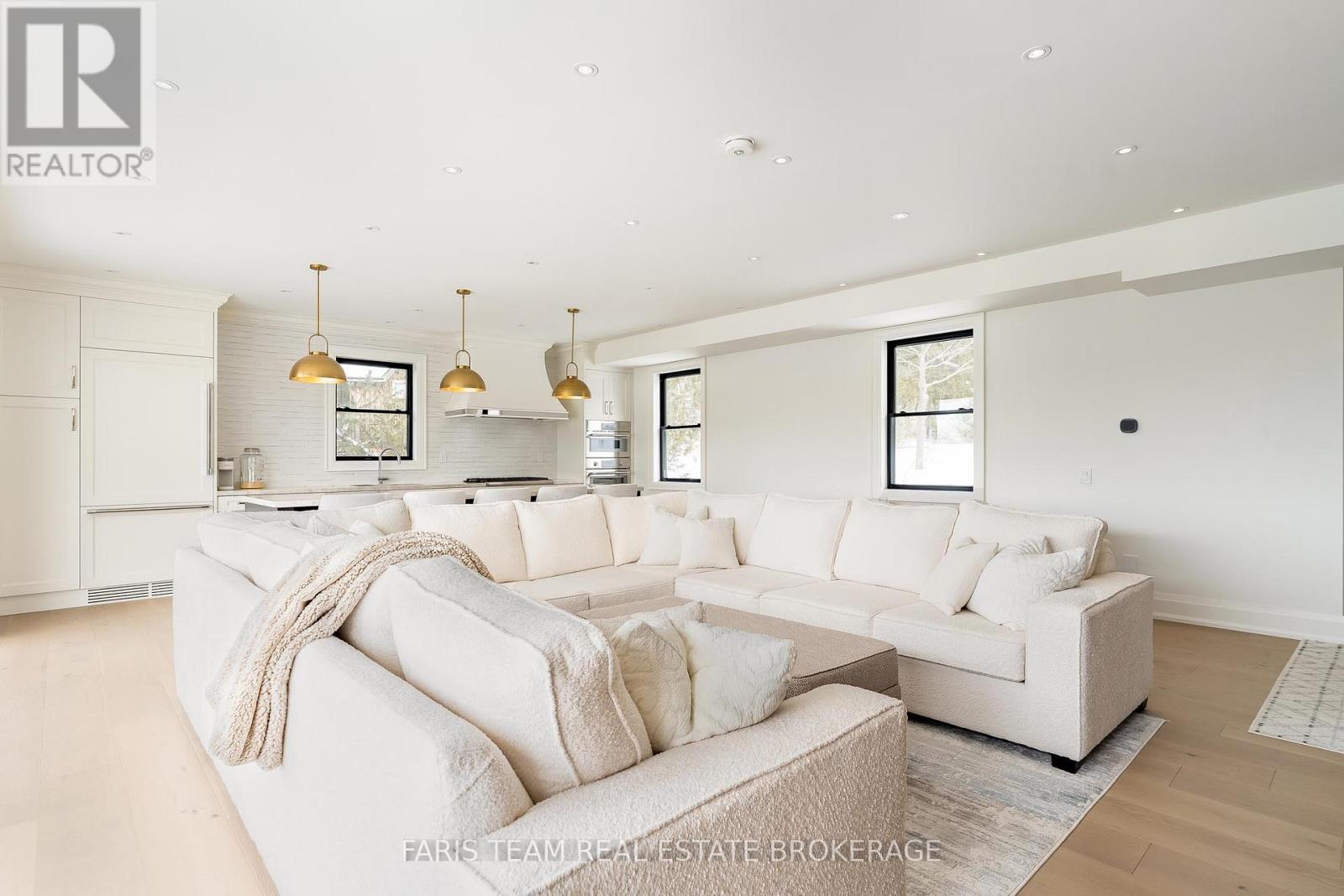 23 Trew Avenue, Tiny, Ontario  L0L 2T0 - Photo 18 - S12756712