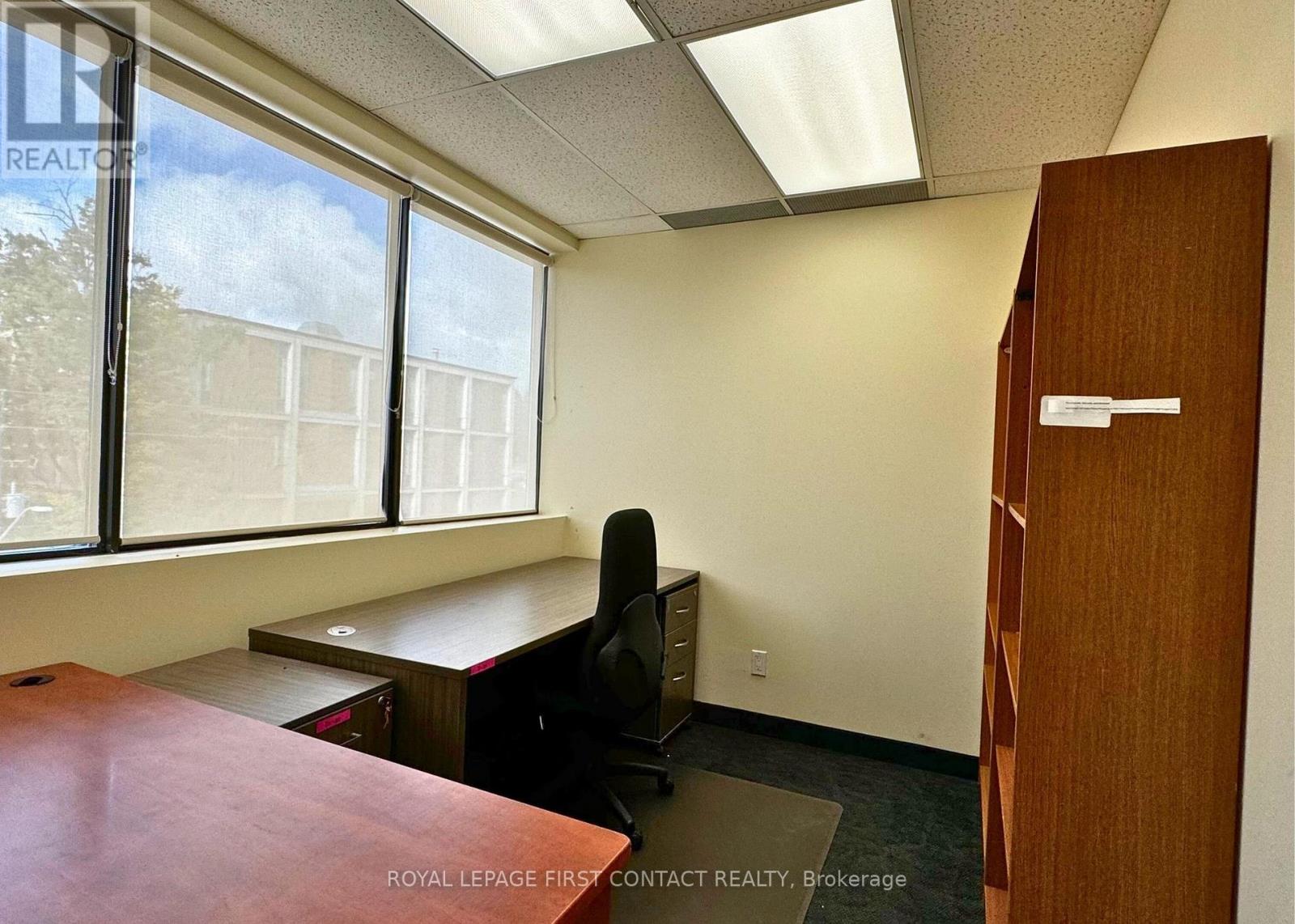 301 - 135 Bayfield Street, Barrie, Ontario  L4M 3B3 - Photo 10 - S12757722