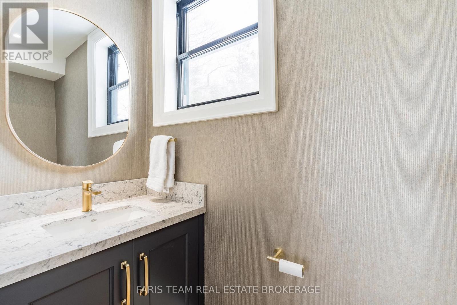 23 Trew Avenue, Tiny, Ontario  L0L 2T0 - Photo 19 - S12756712