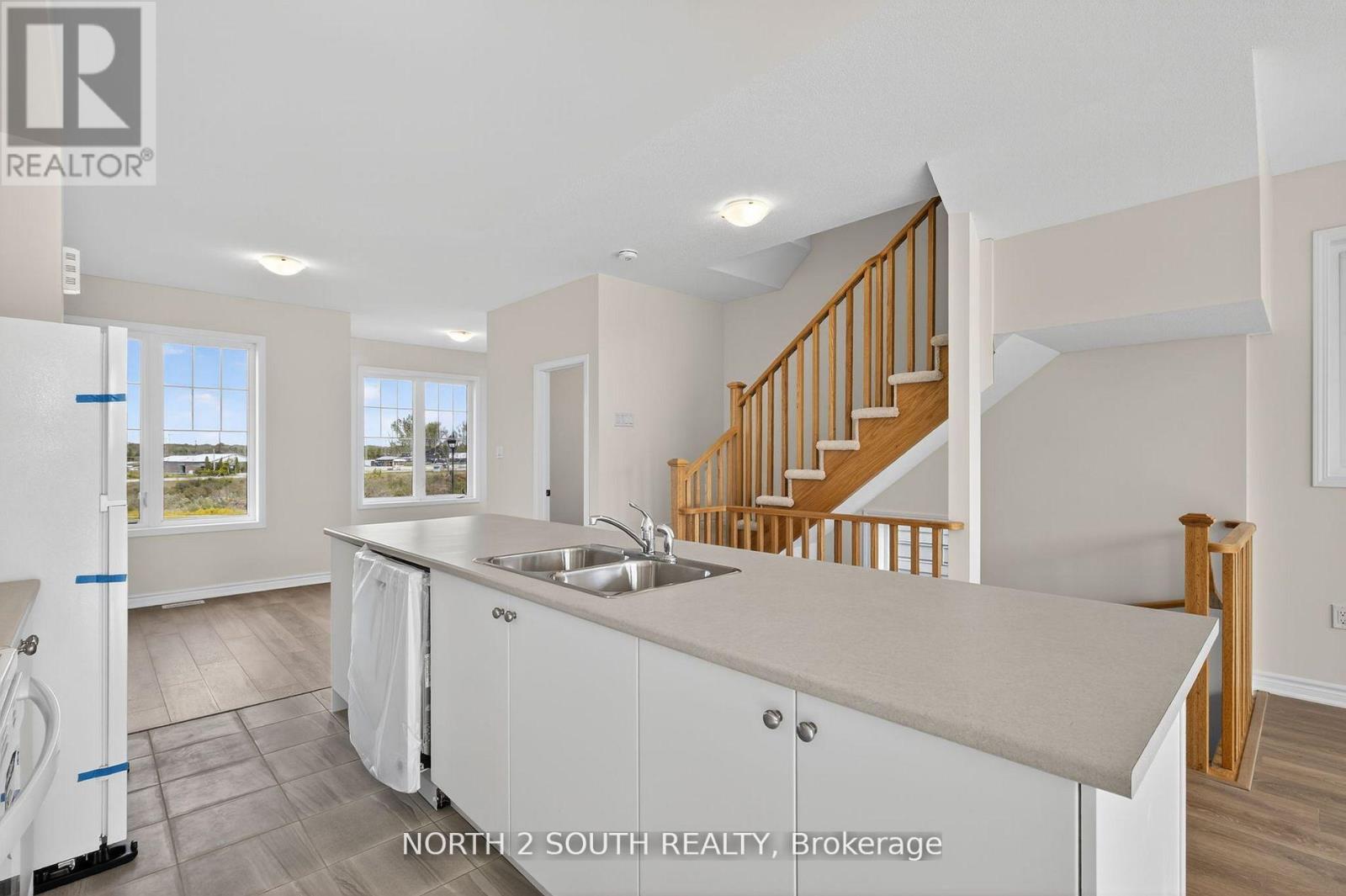 11 Lana Circle, Wasaga Beach, Ontario  L9Z 0L2 - Photo 11 - S12756722