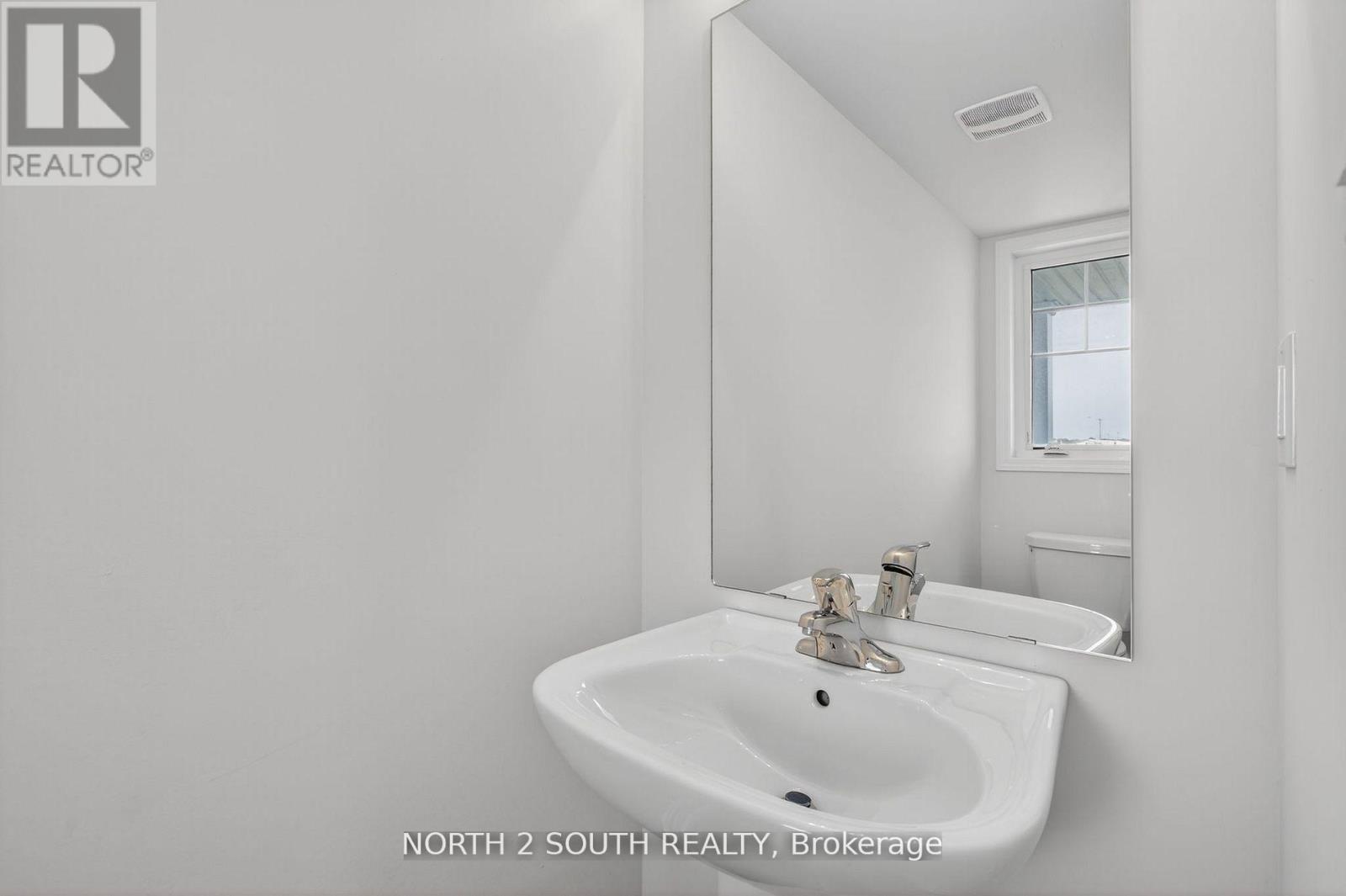 11 Lana Circle, Wasaga Beach, Ontario  L9Z 0L2 - Photo 7 - S12756722