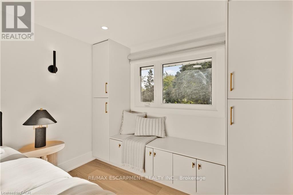 257 Strathcona Drive, Burlington (Shoreacres), Ontario  L7L 2C9 - Photo 25 - W12673248