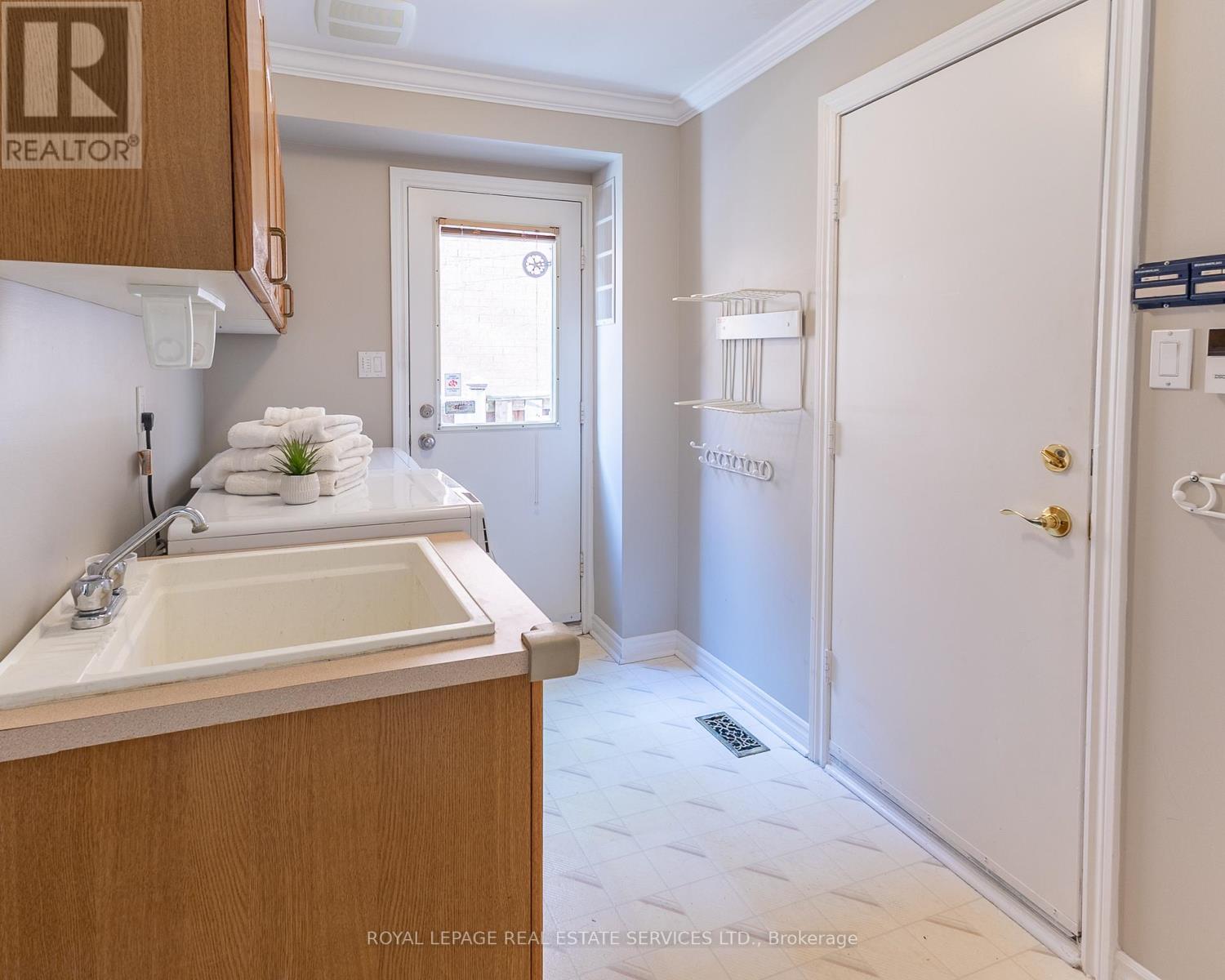 391 March Crescent, Oakville, Ontario  L6H 5X7 - Photo 16 - W12662082