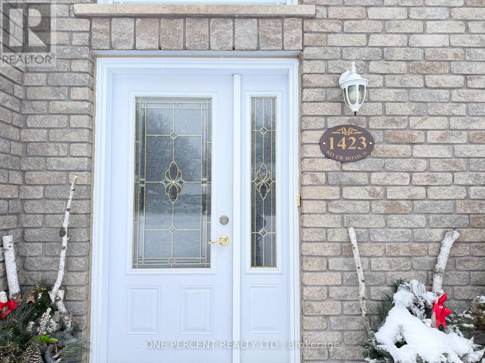 1423 River Road W, Wasaga Beach, Ontario  L9Z 2W5 - Photo 2 - S12757104
