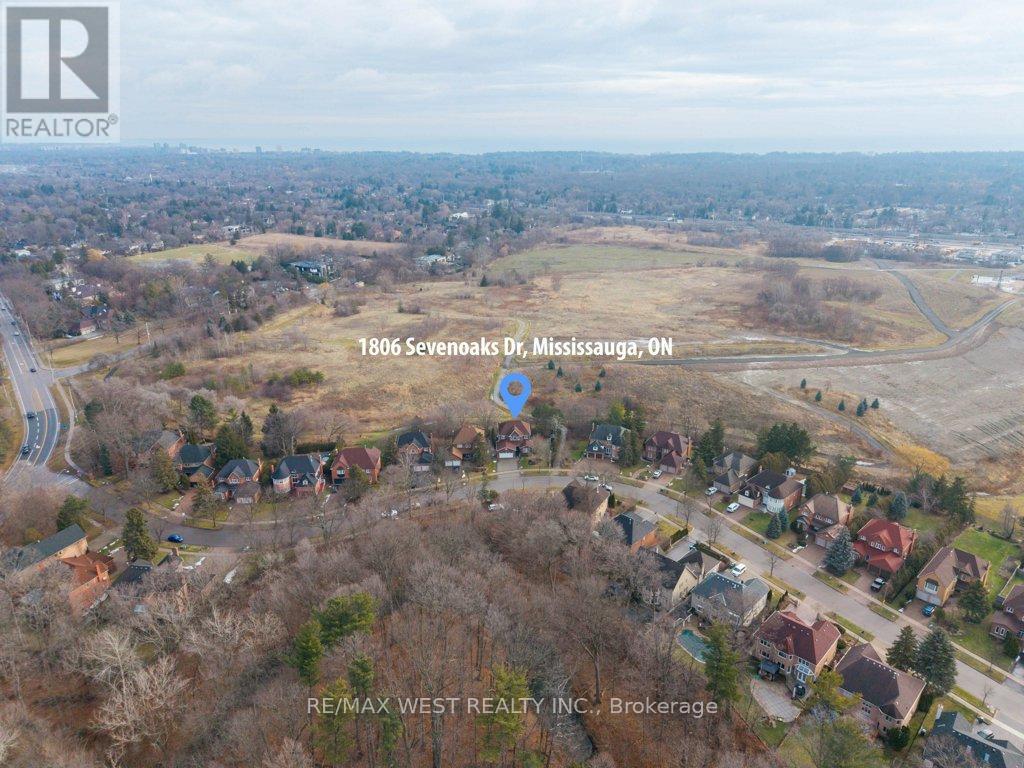 1806 Sevenoaks Drive, Mississauga, Ontario  L5K 2N2 - Photo 43 - W12705060