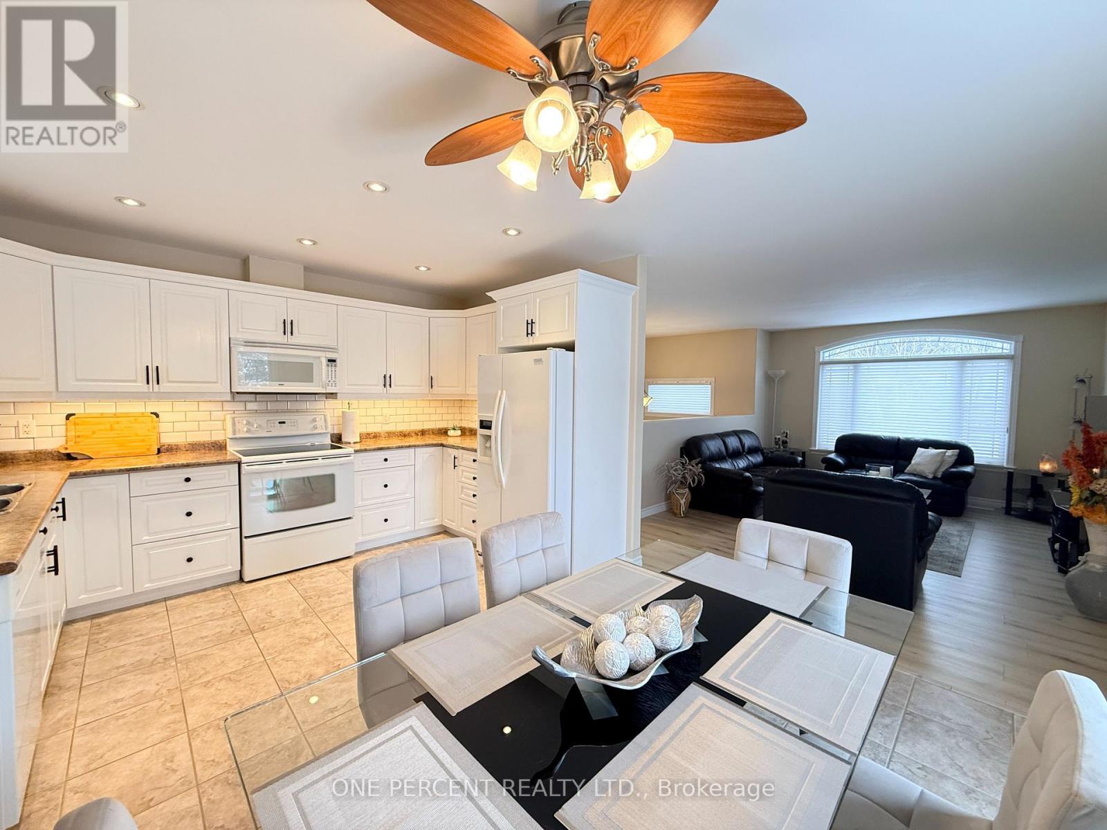 1423 River Road W, Wasaga Beach, Ontario  L9Z 2W5 - Photo 5 - S12757104