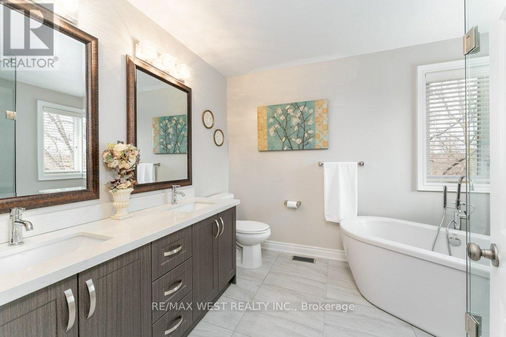 1806 Sevenoaks Drive, Mississauga, Ontario  L5K 2N2 - Photo 22 - W12705060