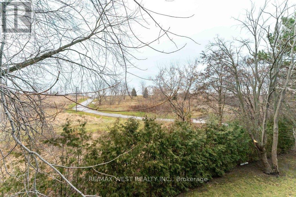 1806 Sevenoaks Drive, Mississauga, Ontario  L5K 2N2 - Photo 39 - W12705060