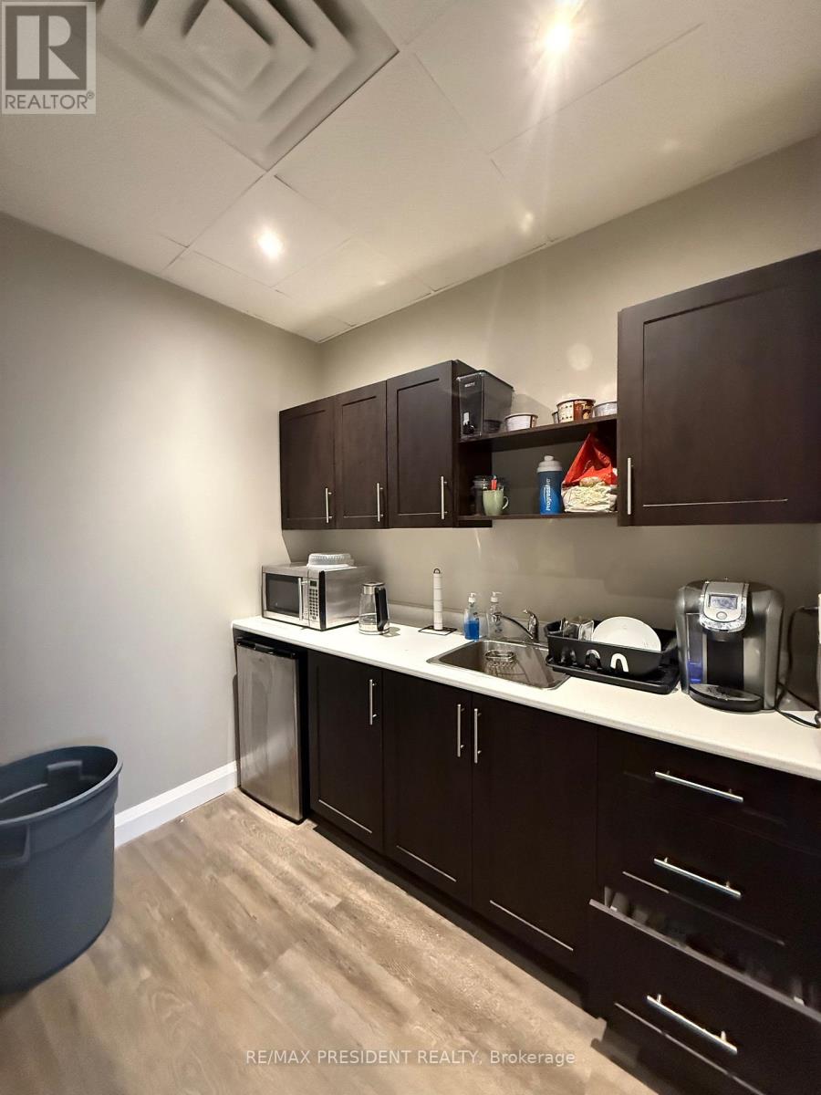 225 Advance Boulevard, Brampton, Ontario  L6T 4J2 - Photo 4 - W12725808