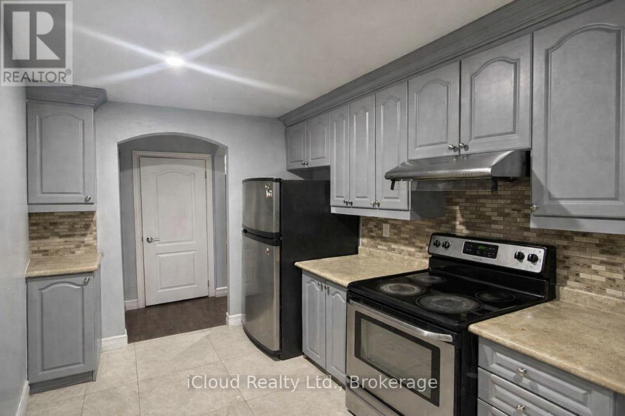 Upper - 46 Salisbury Circle, Brampton, Ontario  L6V 2Z5 - Photo 2 - W12751958