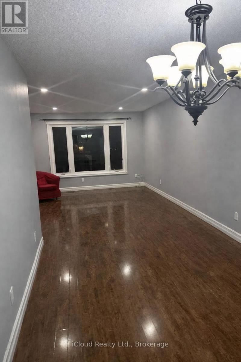 Upper - 46 Salisbury Circle, Brampton, Ontario  L6V 2Z5 - Photo 4 - W12751958