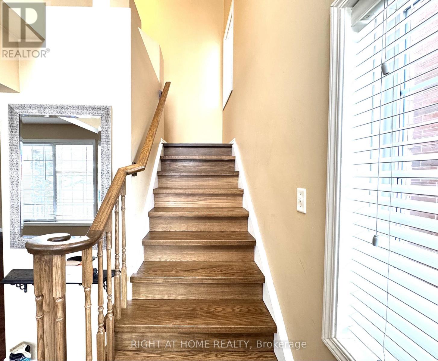 1345 Goldhawk Trail, Oakville, Ontario  L6M 3Y5 - Photo 10 - W12746756