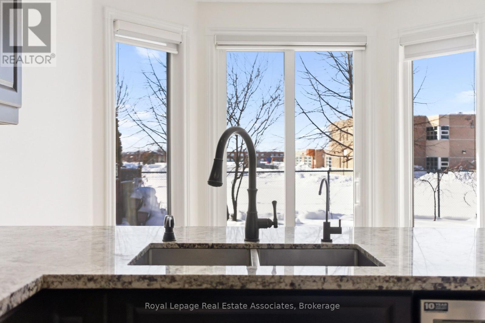 5836 Terrapark Trail, Mississauga, Ontario  L5M 6S1 - Photo 10 - W12753814