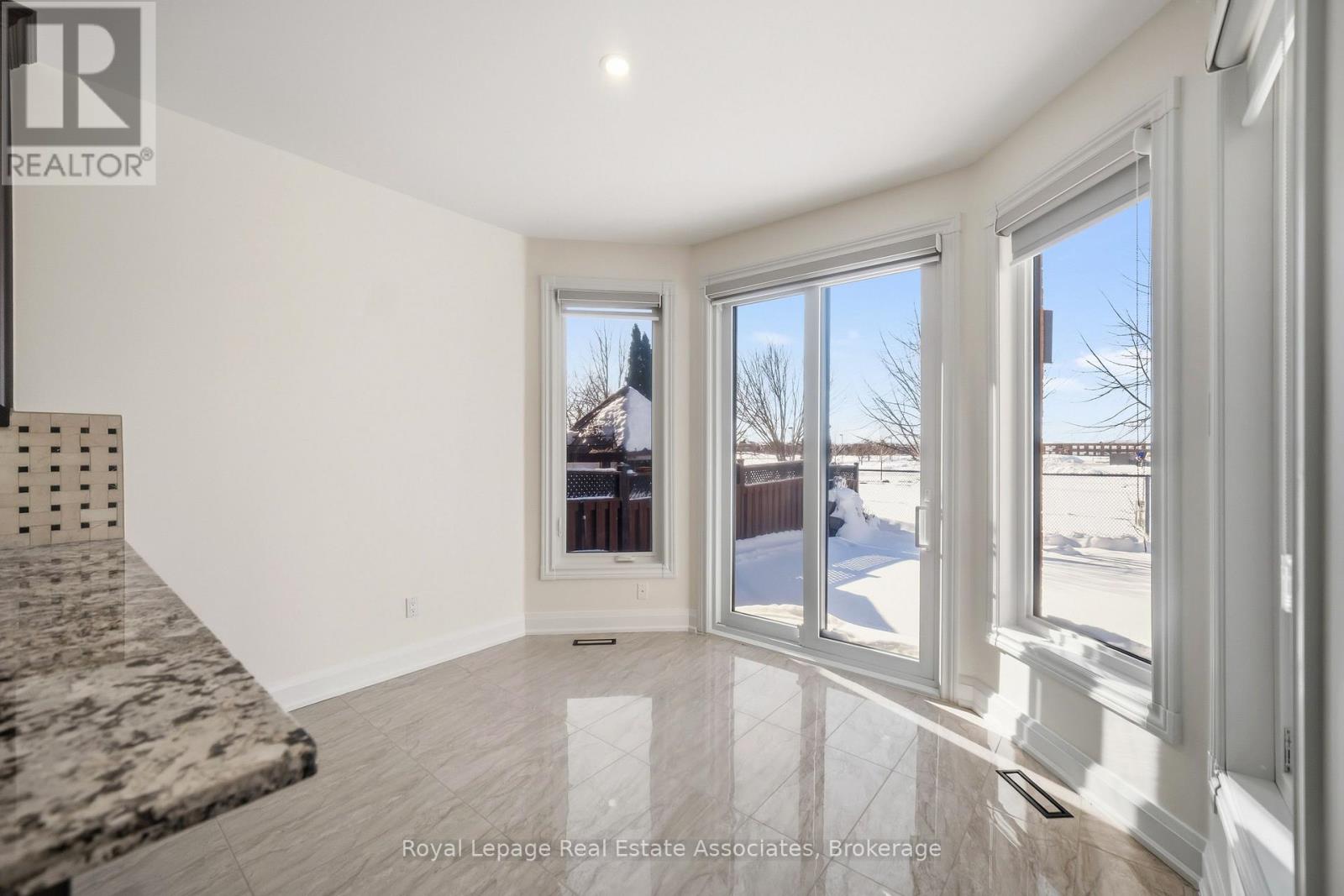 5836 Terrapark Trail, Mississauga, Ontario  L5M 6S1 - Photo 9 - W12753814