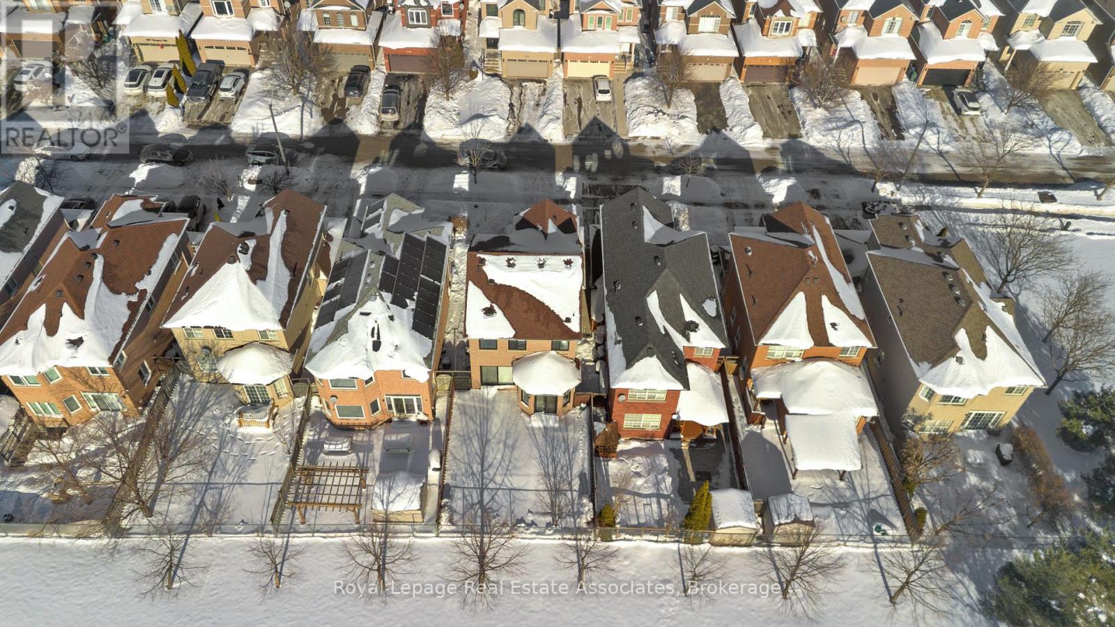 5836 Terrapark Trail, Mississauga, Ontario  L5M 6S1 - Photo 6 - W12753814