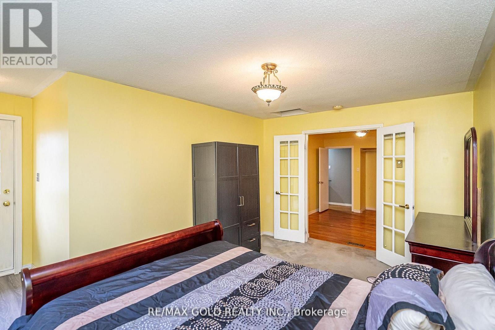 41 Aberdeen Crescent, Brampton (Avondale), Ontario  L6T 2P8 - Photo 23 - W12756660