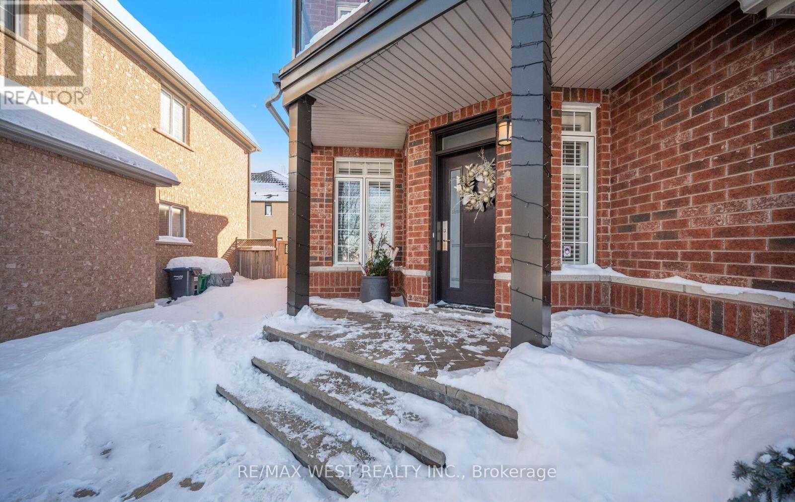 3374 Artesian Drive, Mississauga, Ontario  L5M 7J9 - Photo 2 - W12754920