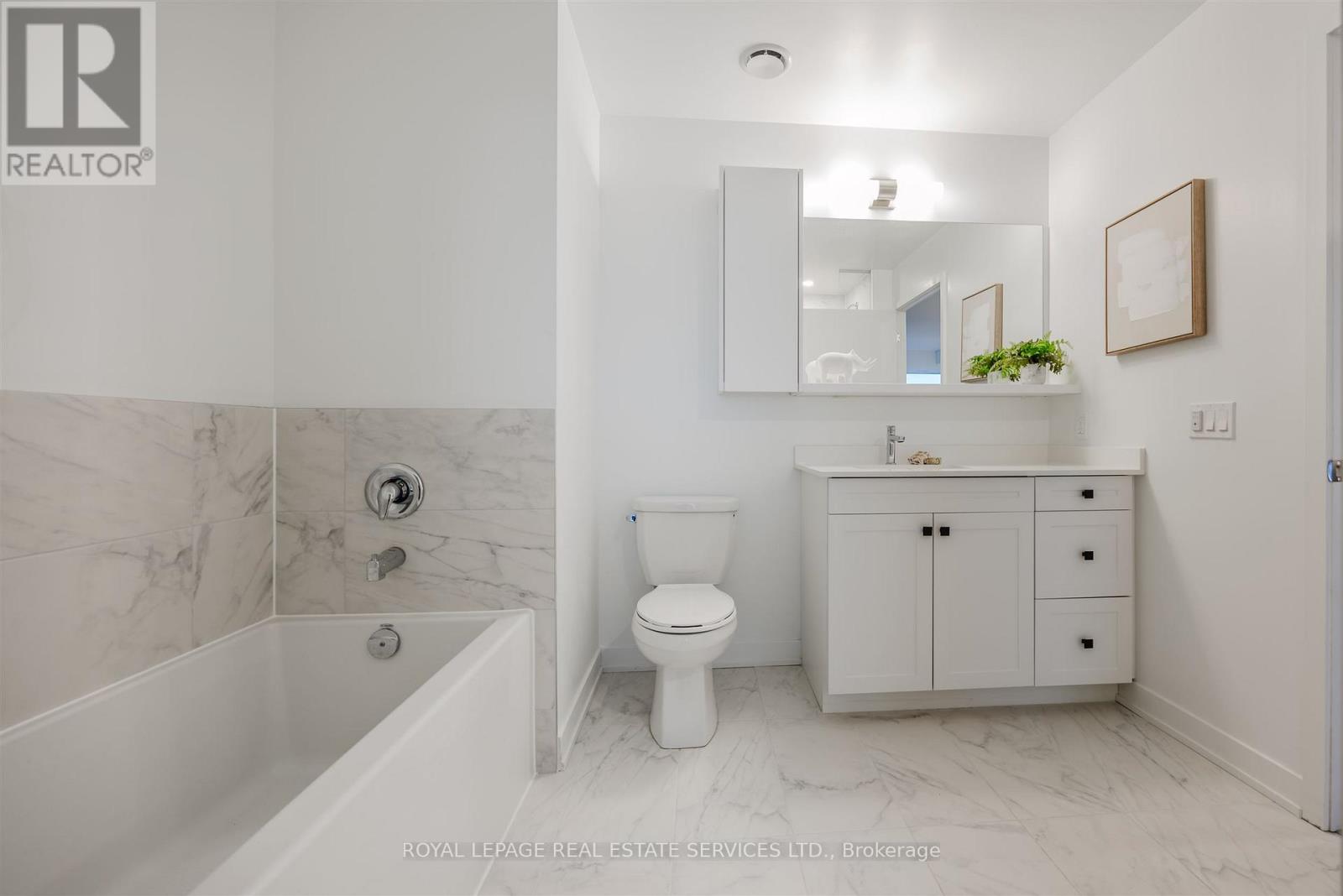 1508 - 1035 Southdown Road, Mississauga, Ontario  L5J 0A2 - Photo 14 - W12756686