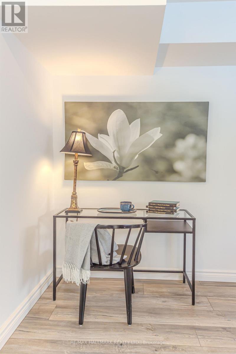 101 - 10 Turntable Crescent, Toronto, Ontario  M6H 4K9 - Photo 12 - W12756098