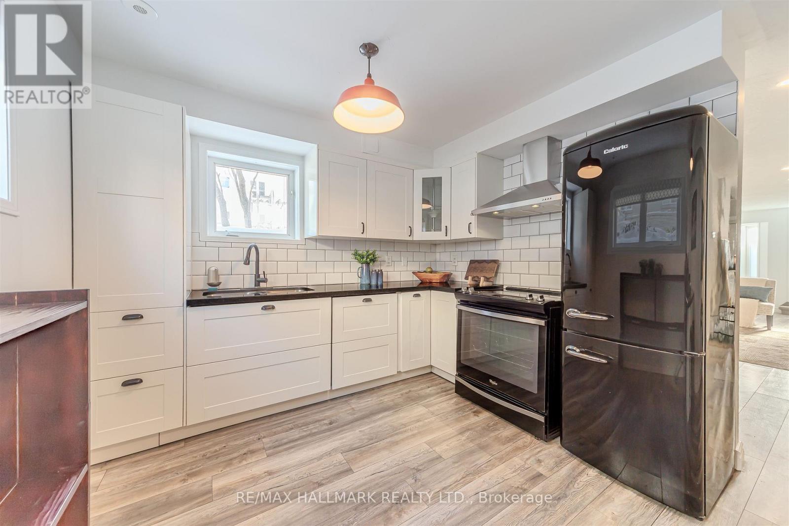 101 - 10 Turntable Crescent, Toronto, Ontario  M6H 4K9 - Photo 16 - W12756098