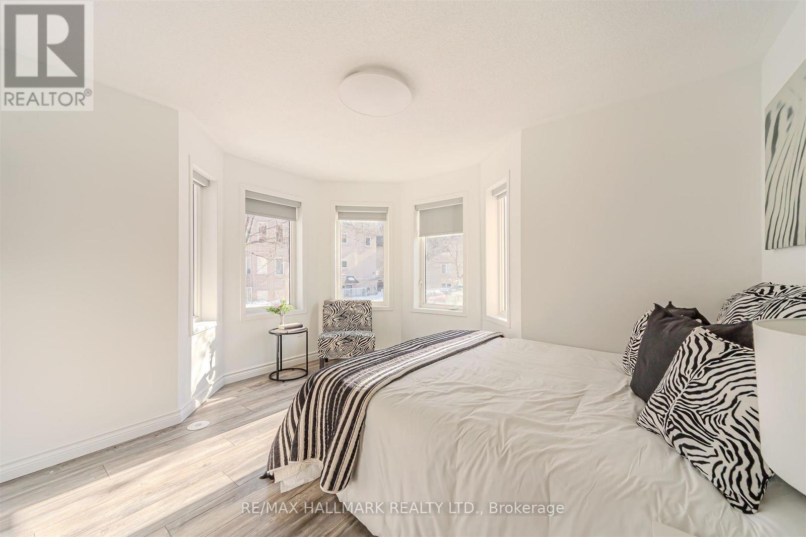 101 - 10 Turntable Crescent, Toronto, Ontario  M6H 4K9 - Photo 23 - W12756098