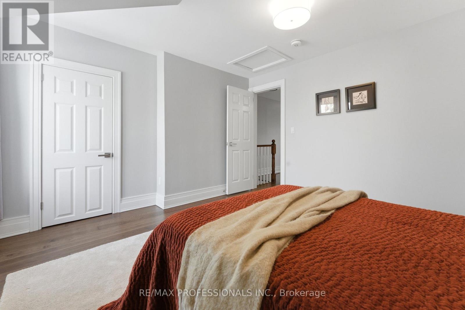 670 Beresford Avenue, Toronto, Ontario  M6S 3C5 - Photo 21 - W12756758