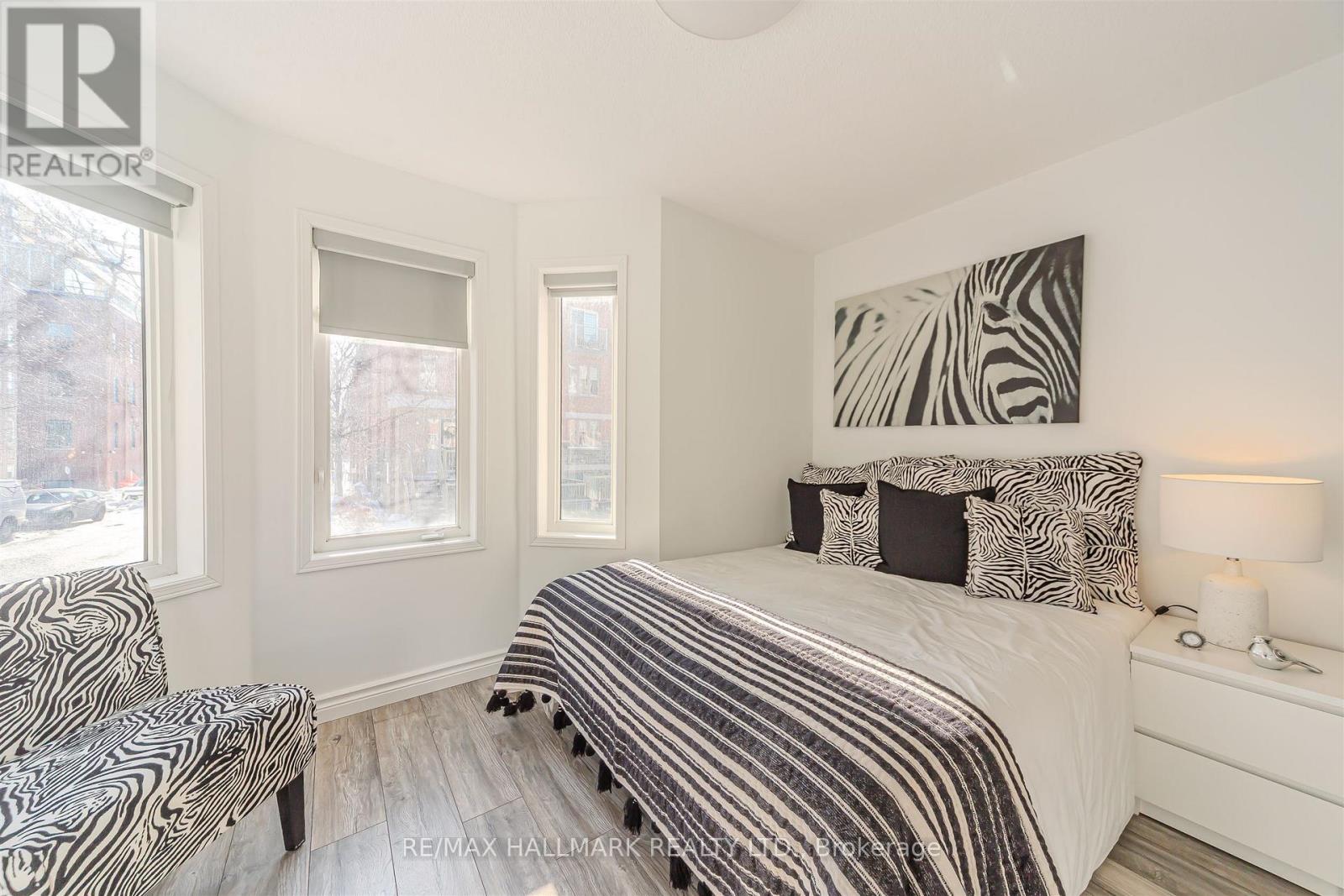 101 - 10 Turntable Crescent, Toronto, Ontario  M6H 4K9 - Photo 24 - W12756098