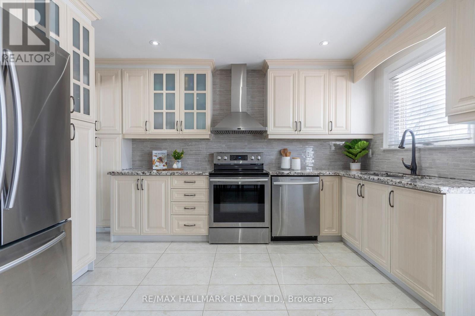 16 Marblehead Road, Toronto, Ontario  M9R 3B6 - Photo 15 - W12756268