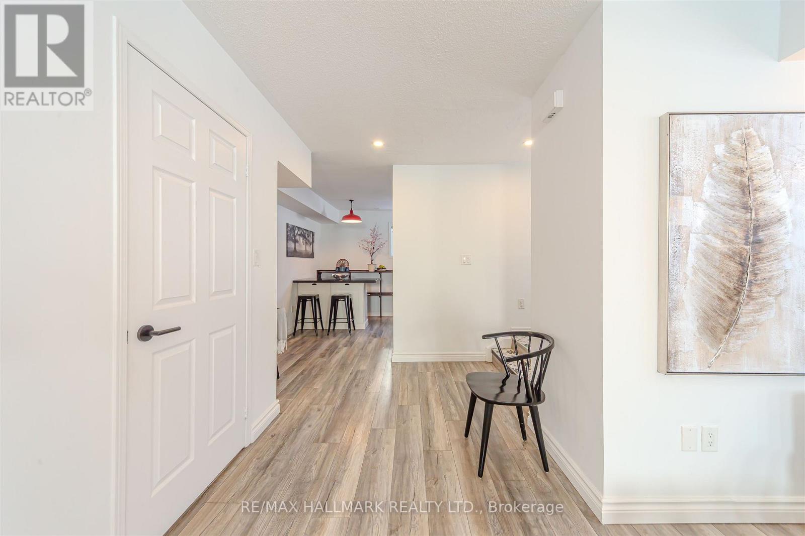 101 - 10 Turntable Crescent, Toronto, Ontario  M6H 4K9 - Photo 11 - W12756098